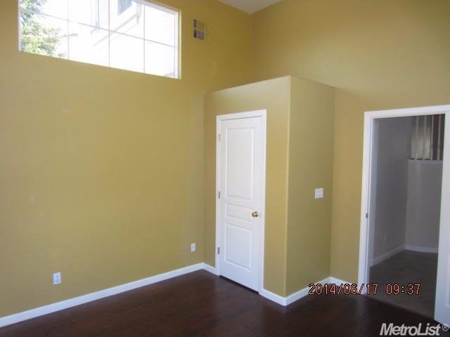 920 Valais Ln, Manteca, CA 95337 photo 3