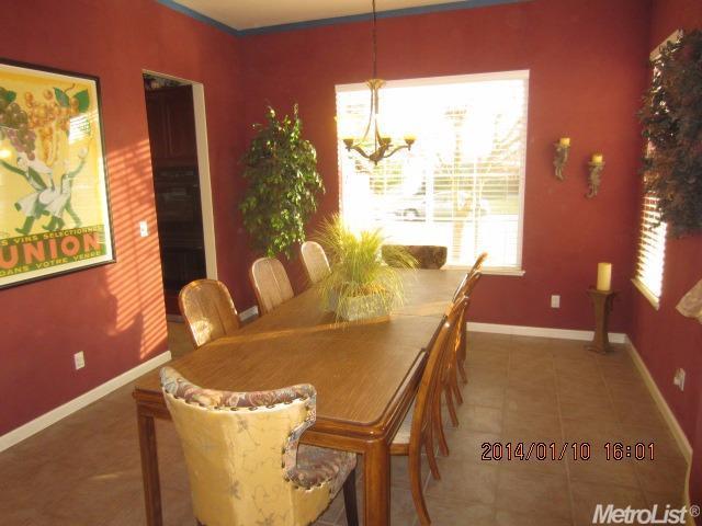 920 Valais Ln, Manteca, CA 95337 photo 8