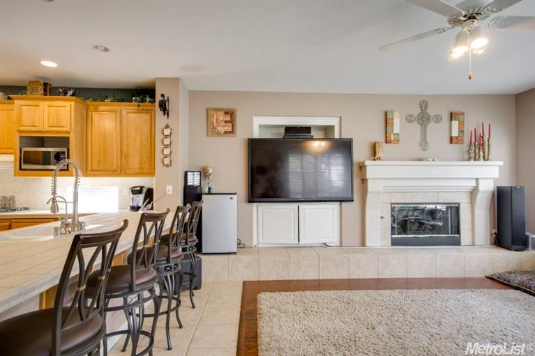 5716 Hoag Pl, Davis, CA 95618 photo 4