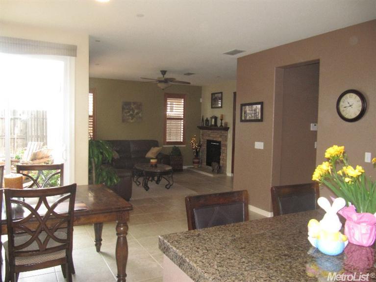 702 Courtyards Loop, Lincoln, CA 95648 photo 5