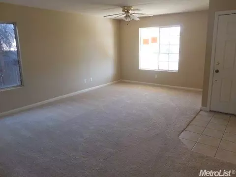 427 Roadrunner Dr, Patterson, CA 95363 photo 2