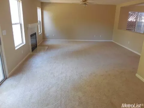 427 Roadrunner Dr, Patterson, CA 95363 photo 3