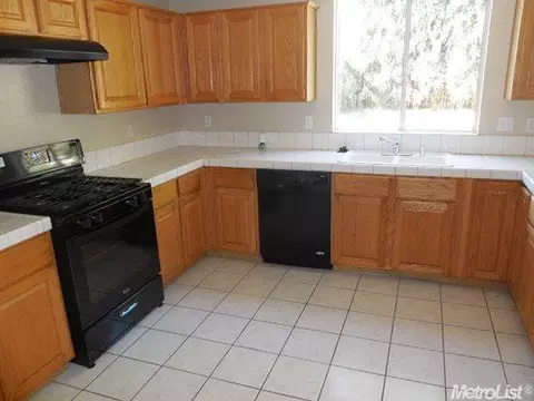 427 Roadrunner Dr, Patterson, CA 95363 photo 4