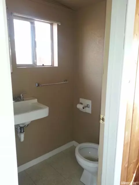 868 Fig Ln, Newman, CA 95360 photo 9