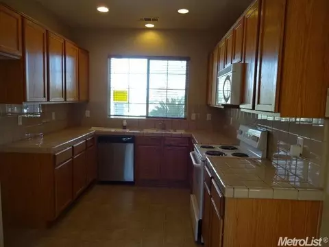 395 Halley Ave, Merced, CA 95341 photo 3