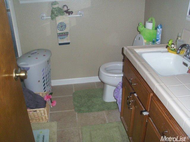 547 Fiero, Manteca, CA 95337 photo 4
