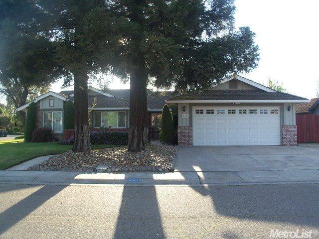 547 Fiero, Manteca, CA 95337 photo 2