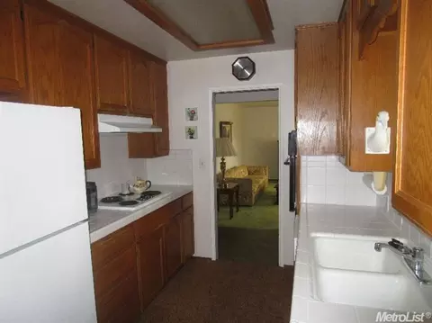 1909 Covington, Modesto, CA 95355 photo 5