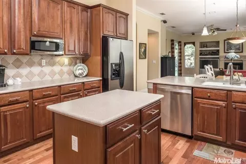 4561 Longview Dr, Rocklin, CA 95677 photo 4
