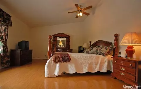 526 Tarland Ln, Patterson, CA 95363 photo 12