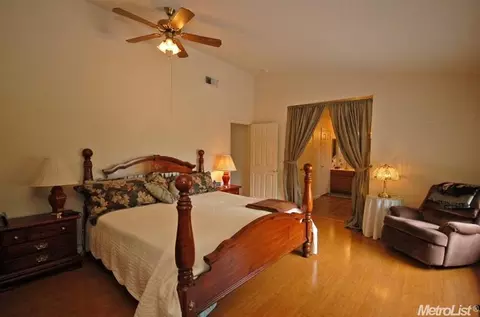 526 Tarland Ln, Patterson, CA 95363 photo 3