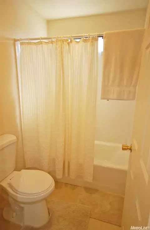 526 Tarland Ln, Patterson, CA 95363 photo 18