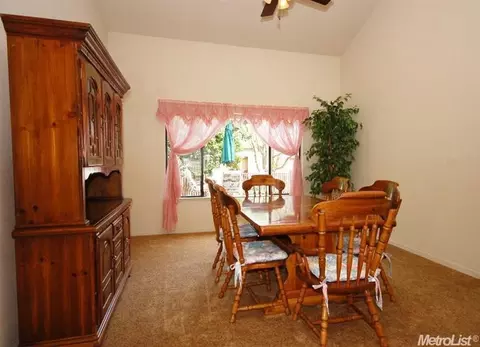 526 Tarland Ln, Patterson, CA 95363 photo 8
