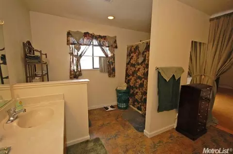 526 Tarland Ln, Patterson, CA 95363 photo 13