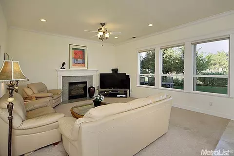 2501 Rockwell Dr, Davis, CA 95618 photo 9