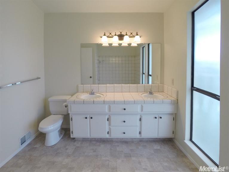 1353 Hidden Gln, Modesto, CA 95355 photo 17