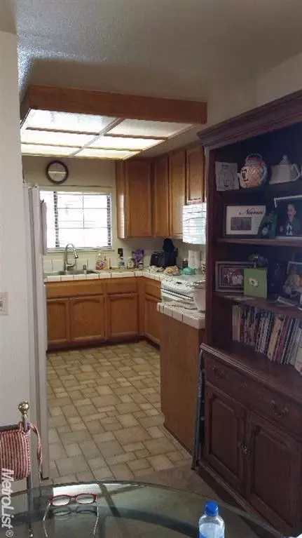 2332 Quail Run Cir, Modesto, CA 95355 photo 2