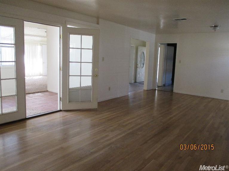 526 El Cajon Ave, Modesto, CA 95350 photo 5