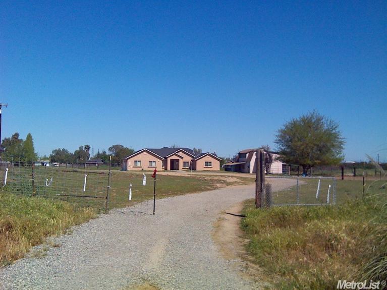 3825 Claribel Rd, Modesto, CA 95357 photo 2