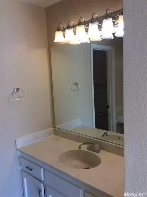 2704 Floyd Ave, Modesto, CA 95355 photo 13