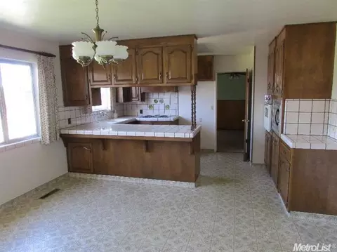 905 Runyan Dr, Turlock, CA 95382 photo 4