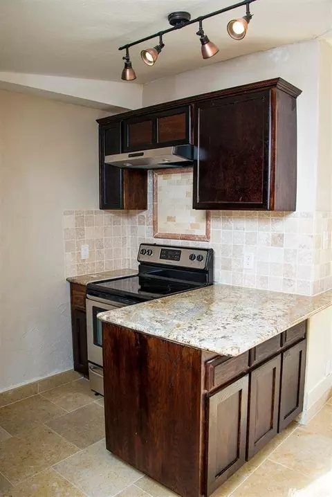 306 E Fairmont Ave, Modesto, CA 95354 photo 2