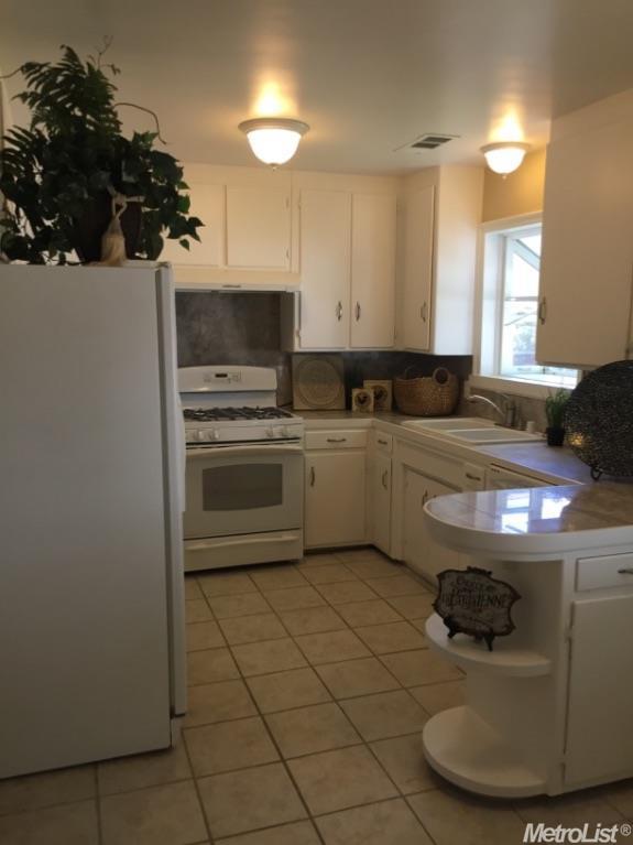 1437 Ardmore Ave, Modesto, CA 95350 photo 3