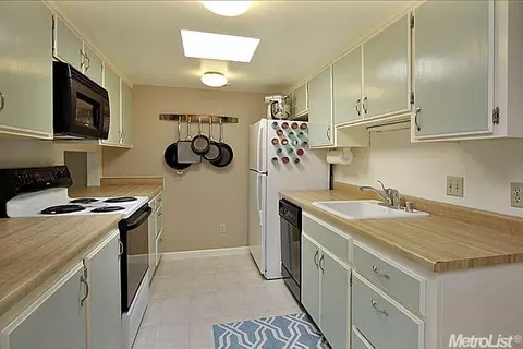309 Leon Pl, Davis, CA 95616 photo 4