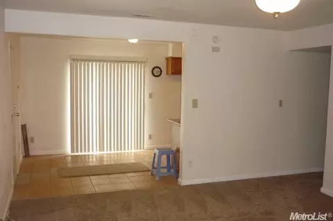 6801 27th St, Sacramento, CA 95822 photo 5