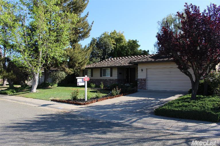 5220 Heritage Dr, Carmichael, CA 95608 photo 2