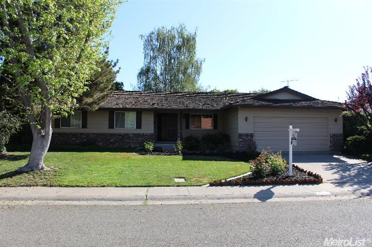 5220 Heritage Dr, Carmichael, CA 95608 photo 1