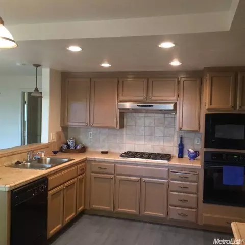 1861 Summertime Dr, Tracy, CA 95376 photo 4