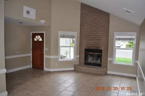 2336 Manor Oak Dr, Modesto, CA 95355 photo 2