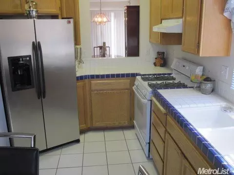 1978 Grove Ct, Tracy, CA 95376 photo 2