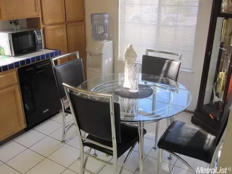 1978 Grove Ct, Tracy, CA 95376 photo 3