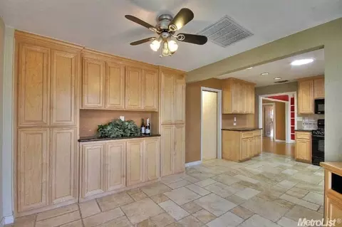 3521 Garfield Ave, Carmichael, CA 95608 photo 9