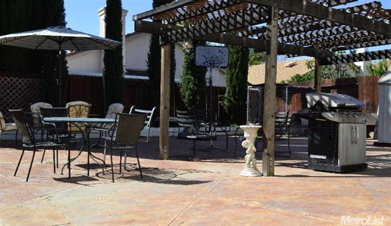 8213 Falcon View Dr, Antelope, CA 95843 photo 9