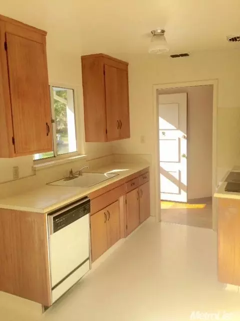 3908 Henderson Way, Carmichael, CA 95608 photo 9