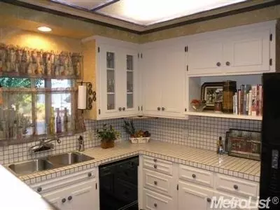 4713 Melvin Dr, Carmichael, CA 95608 photo 5