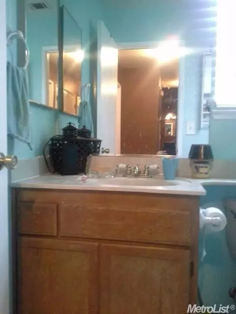 1601 Bern Ct, Ceres, CA 95307 photo 9