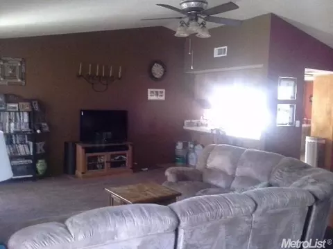 1601 Bern Ct, Ceres, CA 95307 photo 2