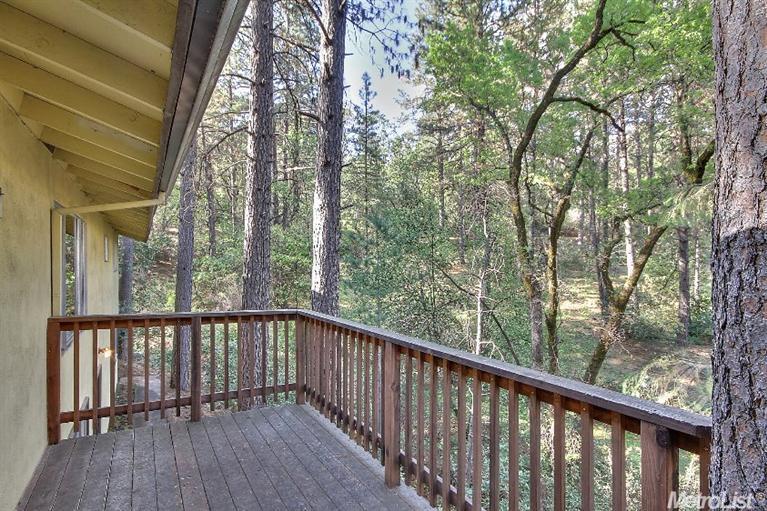 10 Pinecrest Dr, Applegate, CA 95703 photo 2
