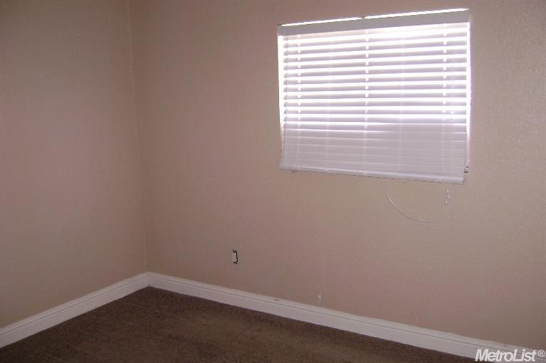 2316 Dora St, Modesto, CA 95354 photo 9