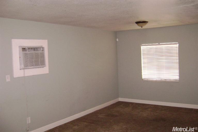 2316 Dora St, Modesto, CA 95354 photo 6