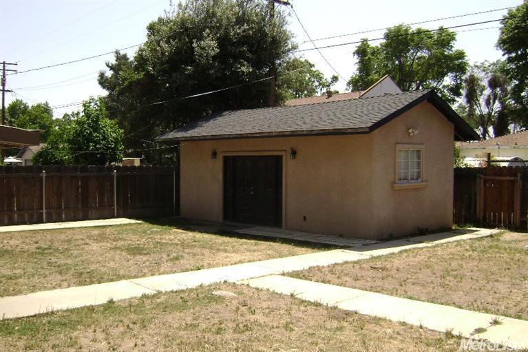 2316 Dora St, Modesto, CA 95354 photo 13