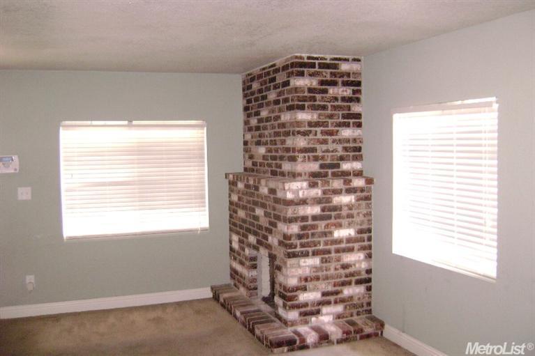 2316 Dora St, Modesto, CA 95354 photo 3