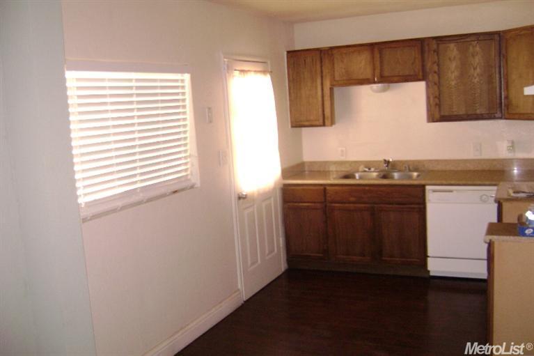 2316 Dora St, Modesto, CA 95354 photo 7