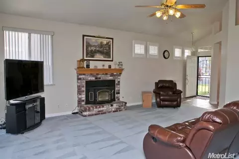748 Willow Ave, Manteca, CA 95337 photo 7