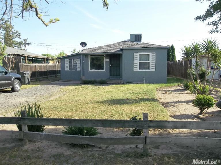 411 Spruce St, Modesto, CA 95351 photo 1