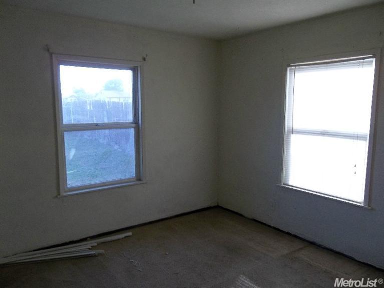 411 Spruce St, Modesto, CA 95351 photo 4